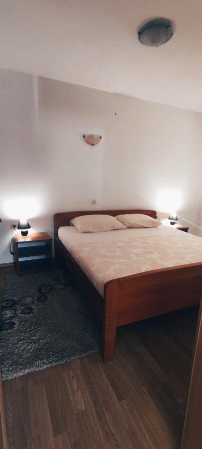 Apartmani Srsen Blace Buitenkant foto